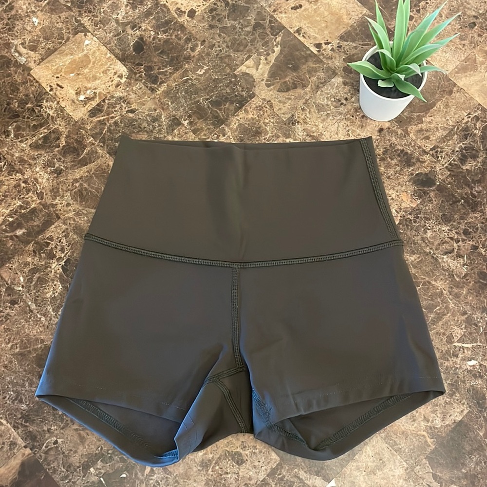 Lululemon Align high rise shorts, 2”, Size 2